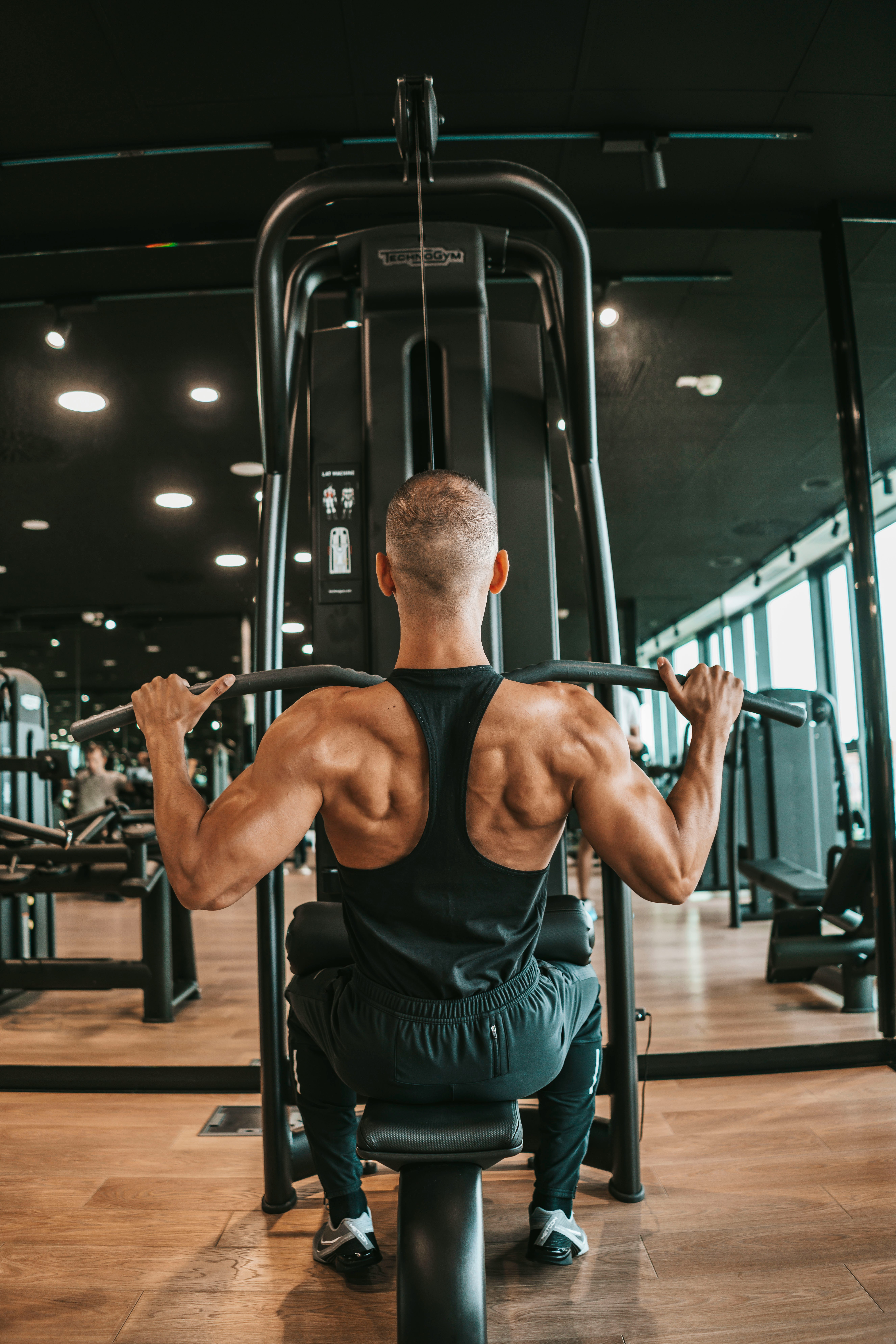 Lat pulldown in the gym